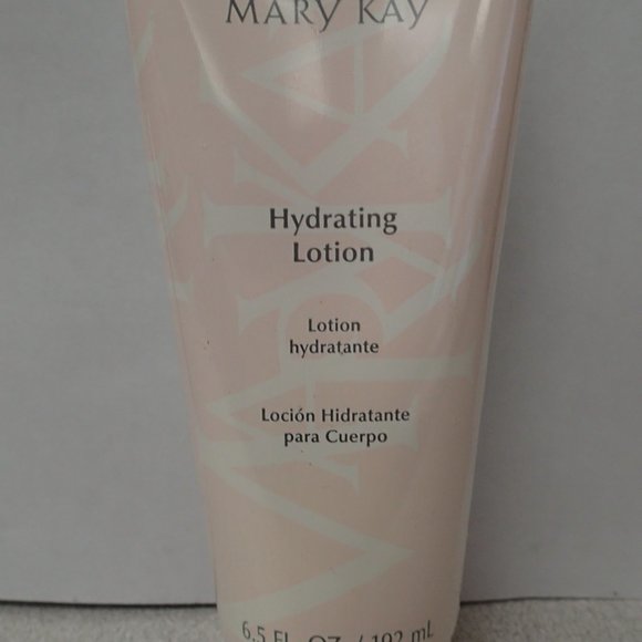 Mary Kay Hydrating Lotion - Picture 1 of 4